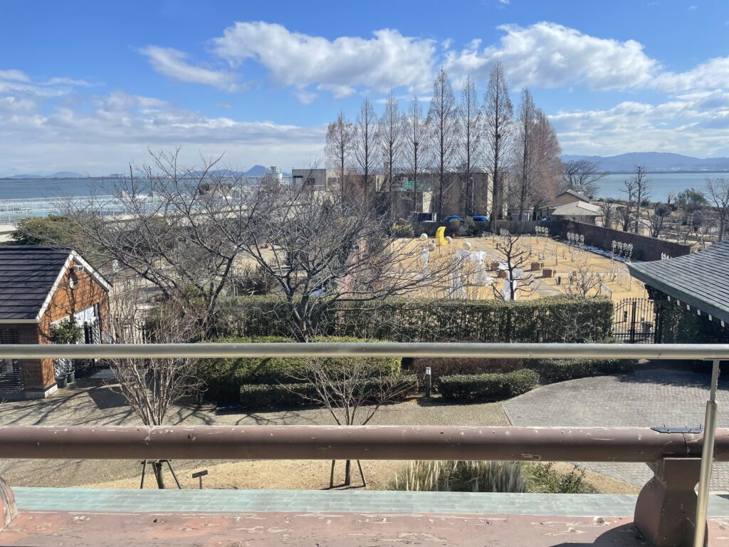 快晴の琵琶湖大津館