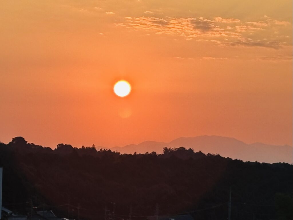 朝5時30分の朝日